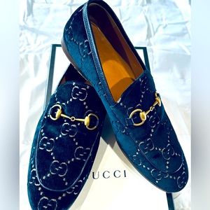 Gucci velvet loafers, blue